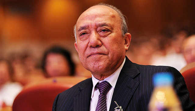 鲁冠球,万向集团