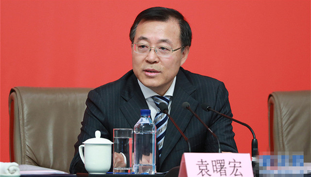 依法治国,中央国家机关,从严治党,中国特色社会主义,领导核心作用,治党治国,中国共产党