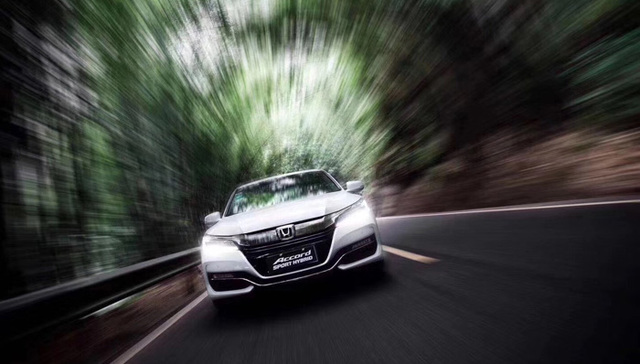 一箱油开出2110.2公里的雅阁锐混动创下了新纪录