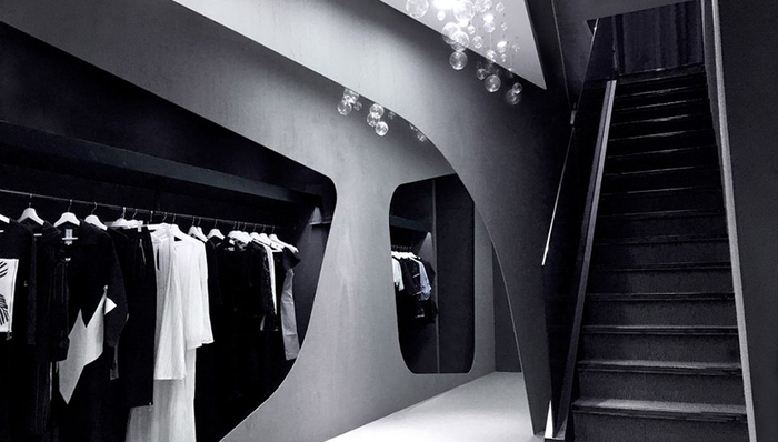 服装中的立体裁剪见多了，才知道服装店也可以被“立体裁剪”