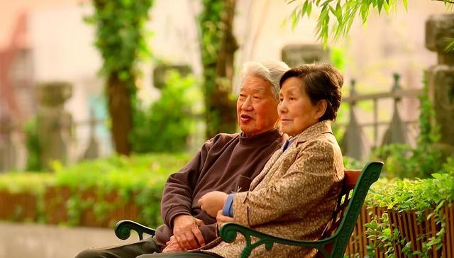 【个人意见】《我只认识你》：即使忘记了名字 也得常伴彼此