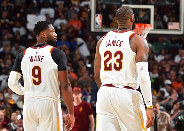 上赛季,最佳防守球员,内线球员,三分球命中率,冠军球队,三连败,控球后卫,进攻效率,队史,内线防守