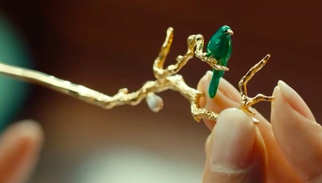 百雀羚跨界做珠宝 戴上就是娘娘本人了