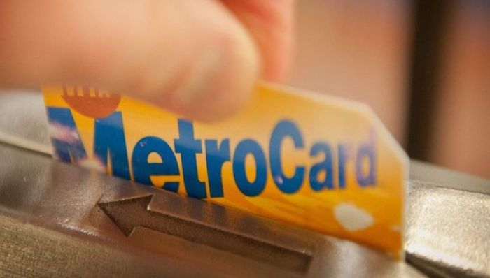 以难用闻名的纽约地铁磁卡终于要退休了 可大家怎么反倒有些伤感？