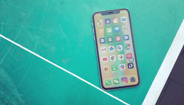 【玩物】iPhone X评测：新鲜感十足 史上最强iPhone不会让你失望