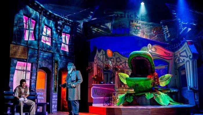 百老汇音乐剧《疯狂花店》: 现实再残酷，也别轻易同魔鬼做交易