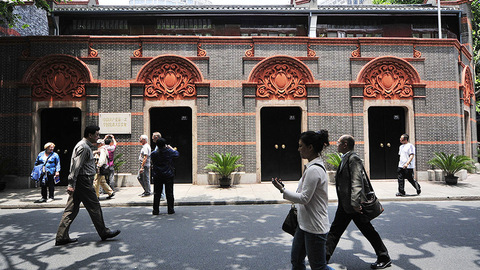 “让中国共产党永远年轻”