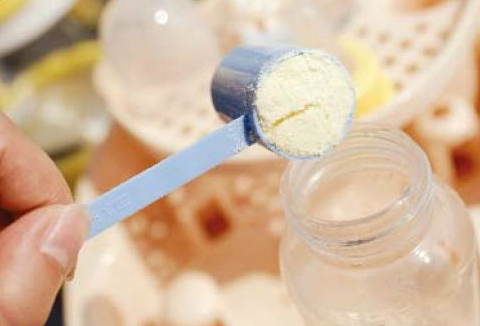 NGO调查：中国婴儿奶粉支出全球最贵