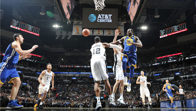 杜兰特先冷后热勇士逆转马刺 利拉德绝杀开拓者险胜湖人