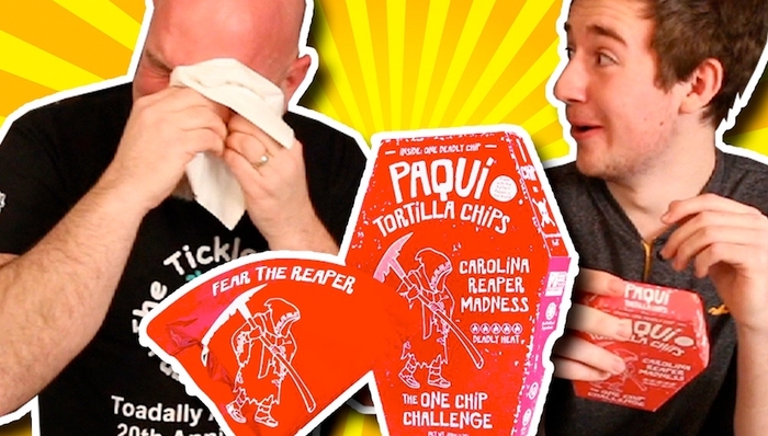 美国又开始流行一种“不作不死”的挑战 拼的是吃辣薯片的本事