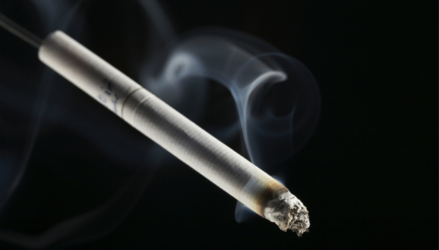 【界面评论】医生劝阻吸烟后老人猝死被判补偿1.5万元 你还敢劝吗？