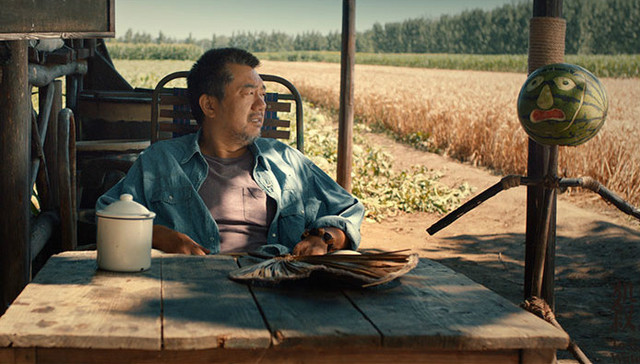 《杀瓜》用舞台形式演绎当代寓言