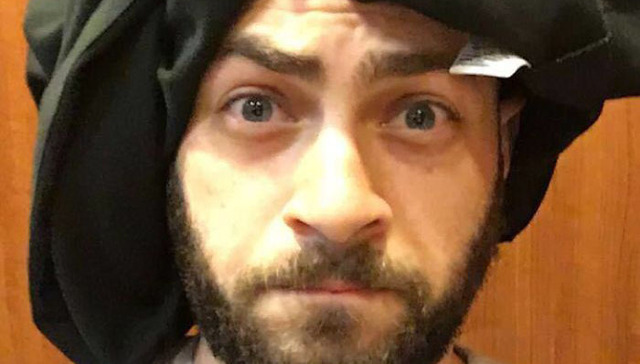 戏多的人被关个电梯也能自嗨