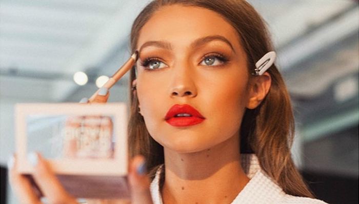 时尚商业说,美宝莲