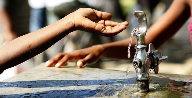巴黎街头有新的饮水机了 不过流出来的是气泡水