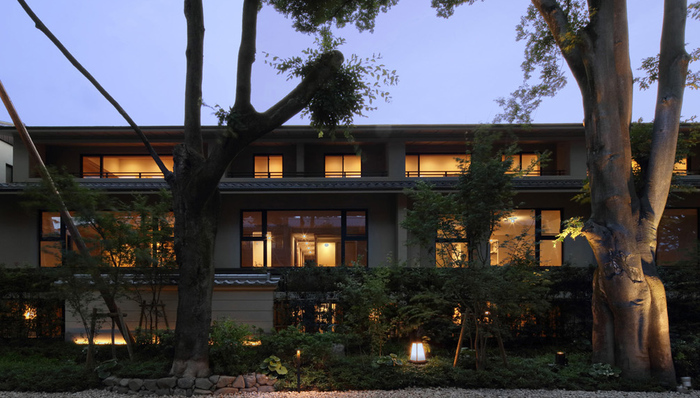 如何在京都古风中打造一处现代化公寓？这家设计公司在条条框框中造出新意