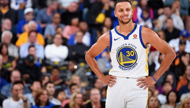 【体育明星日常】库里夫妇推出《大厨库里》游戏 陈意涵庆生上马跑全程