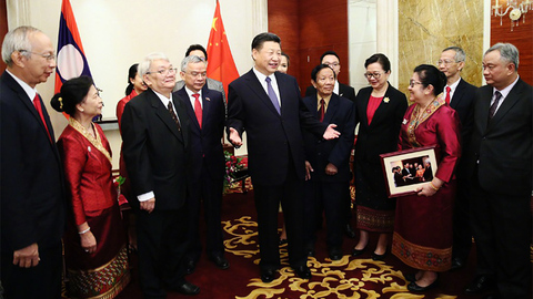 【视频】今天，习近平在老挝见了一些很特别的朋友