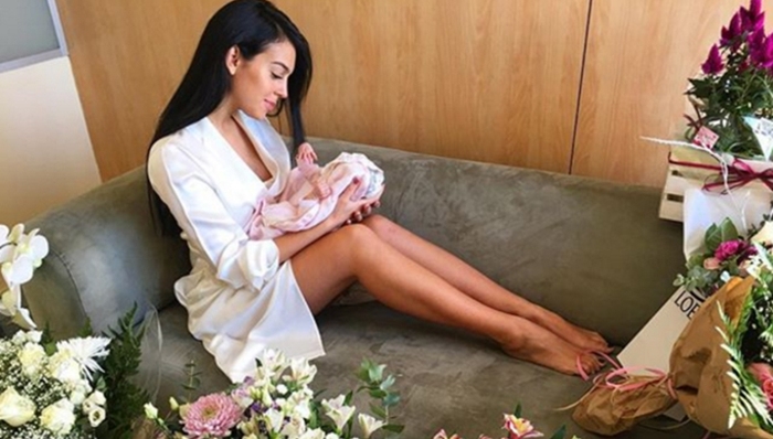 【体育明星日常】晒娃日：C罗、梅西和福原爱的孩子谁最萌？