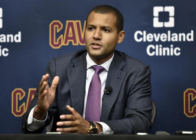 专栏：球队暂时身处低谷 詹皇从未丢掉冷静