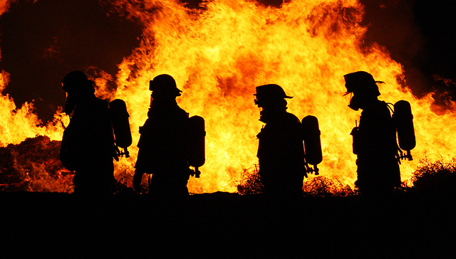 消防员,孩子,故事,火场,橙黄,刚子,sl,背影,产妇,生命之舟