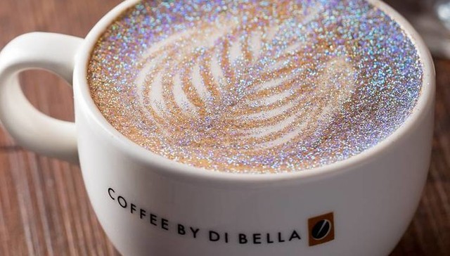 冬天到了，来一杯闪闪发光的咖啡吧