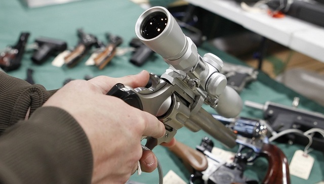 应对大规模枪案频发 美两党议员推出新法案修补监管漏洞