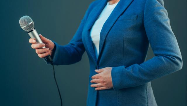 媒体评“车祸事故现场玩自拍”：不该发生的新闻