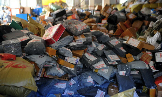 超15亿件包裹 双十一产生海量垃圾敲响“绿色”警钟