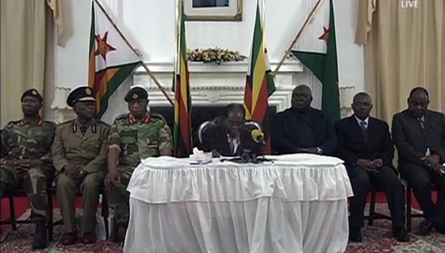 还在为卸任安排后事？穆加贝熬过“最后期限”仍未辞职