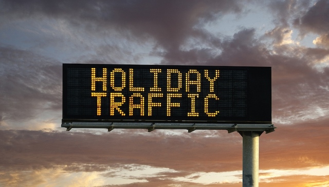 【天下奇闻】洛杉矶感恩节车流如春运 印度官员悬赏1000万元刺杀争议电影主创