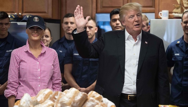 【天下头条】特朗普感恩节慰问美军不忘邀功 美国女子体操冠军出面指控前队医性侵