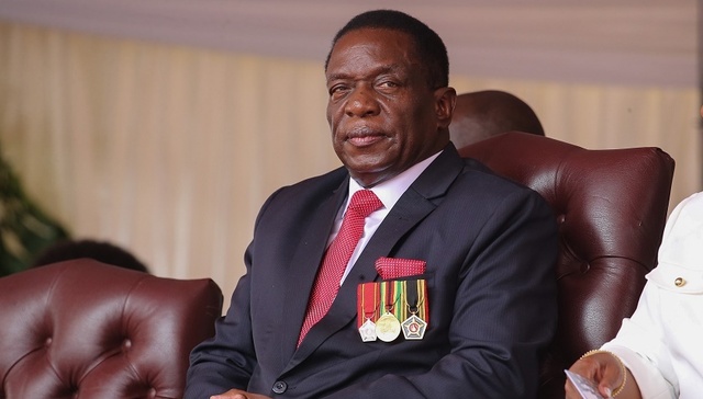 姆南加古瓦宣誓就任津巴布韦新总统 穆加贝缺席仪式