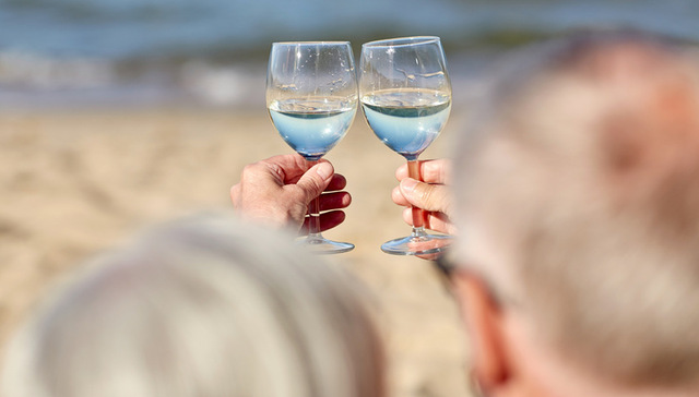 广东河源14人疑似甲醇中毒 4名重症患者中1人生命垂危