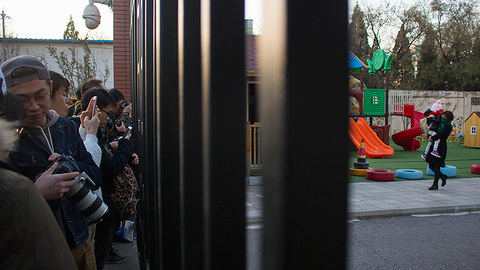 警方通报：红黄蓝新天地幼儿园一老师涉嫌虐童被刑拘