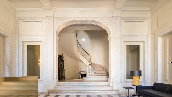设计师在里斯本市区改造了家别墅酒店，用现代设计续写 18 世纪的优雅