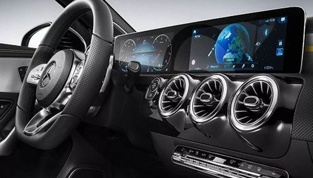 奔驰全新A级内饰曝光 双悬浮式大屏开启豪华车型全系大屏时代