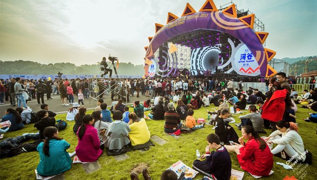 【特写】在“十八线”城市办音乐节正在成为新时髦