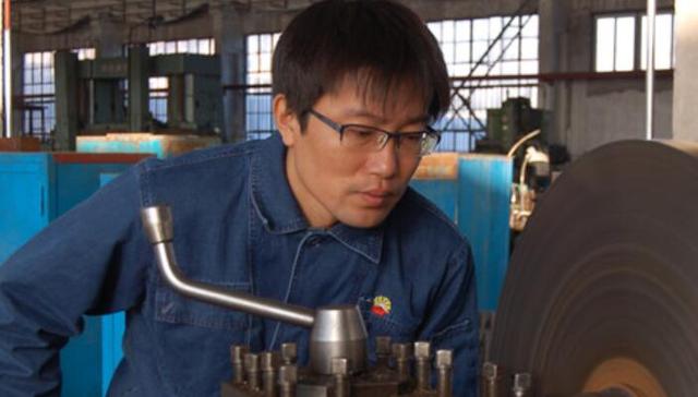 王尚典,锥度误差,断指,立式车床,工作经验,胎具,职工职业技能,有模有样,师父,花生豆