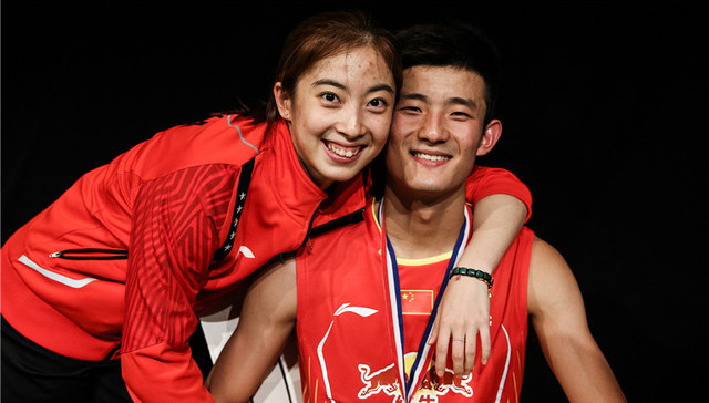 【体育明星日常】喜讯扎堆：谌龙王适娴求婚领证 邹凯周捷将办婚礼