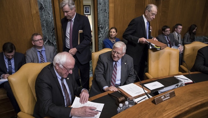 权力游戏,美国政治,经济世界观