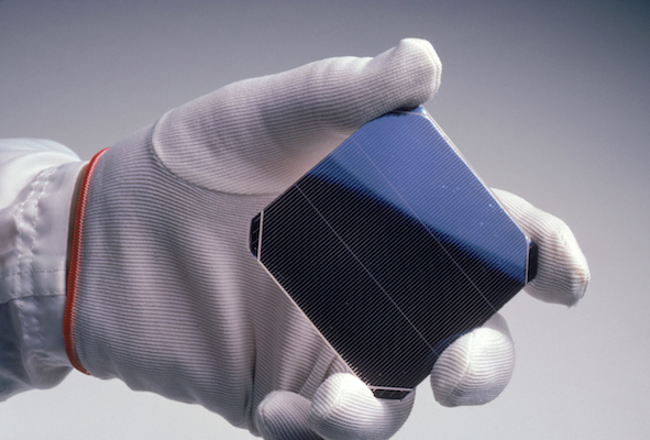 中国两大单多晶龙头二度股权合作敲定