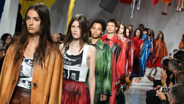 安迪沃霍尔真令人爱不释手 Calvin Klein决定与其联名四年