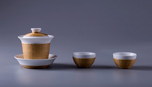 100斤竹子，只取8两，制成细如发丝的竹丝，编成这套茶具