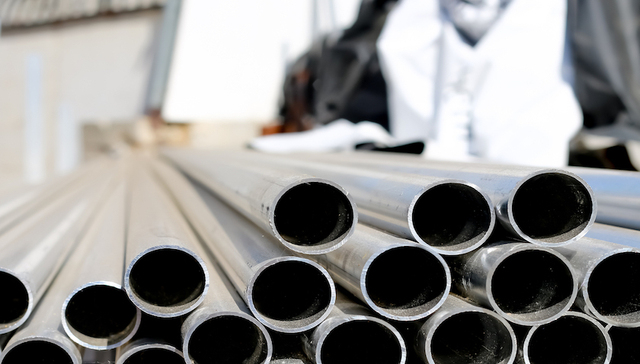 国内钢价在淡季冲到了六年新高