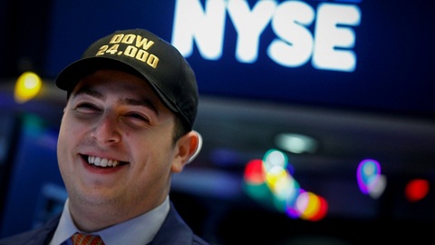 道指收盘首次站上24000点 受税改方案通过几率大增推动