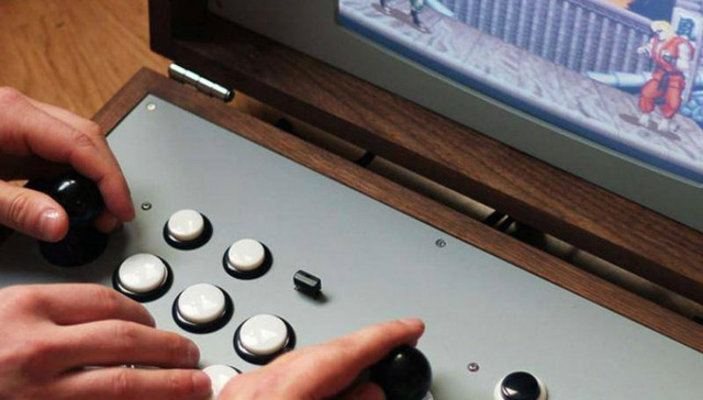 在国内怀旧玩家手中，这种百元机顶盒有了特别的用途