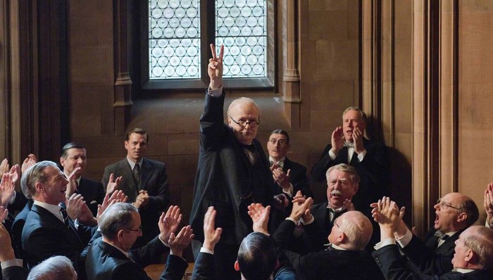 《至暗时刻》《伯德小姐》是如何在有限的时间内完成“不可能的任务”的？