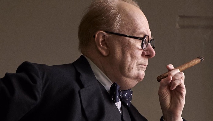 【个人意见】《至暗时刻》：加里·奥德曼已经预定好奥斯卡最佳男主角一个位置了