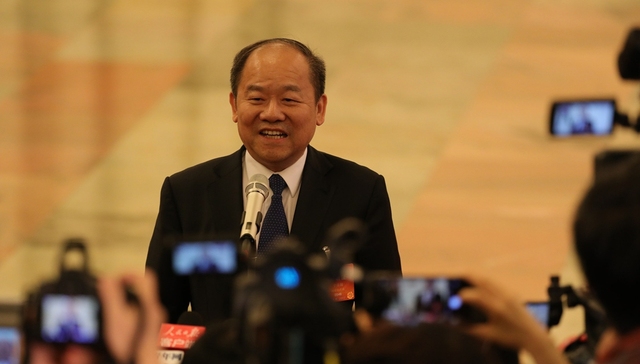 人民日报专访国家统计局局长宁吉喆：跨越关口 建设现代化经济体系